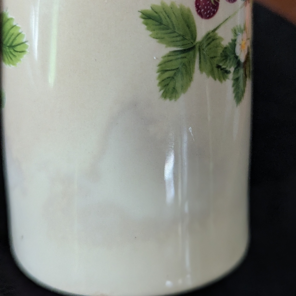 Vintage Strawberry Design Sugar Shaker Ceramic - Picture 7 of 8